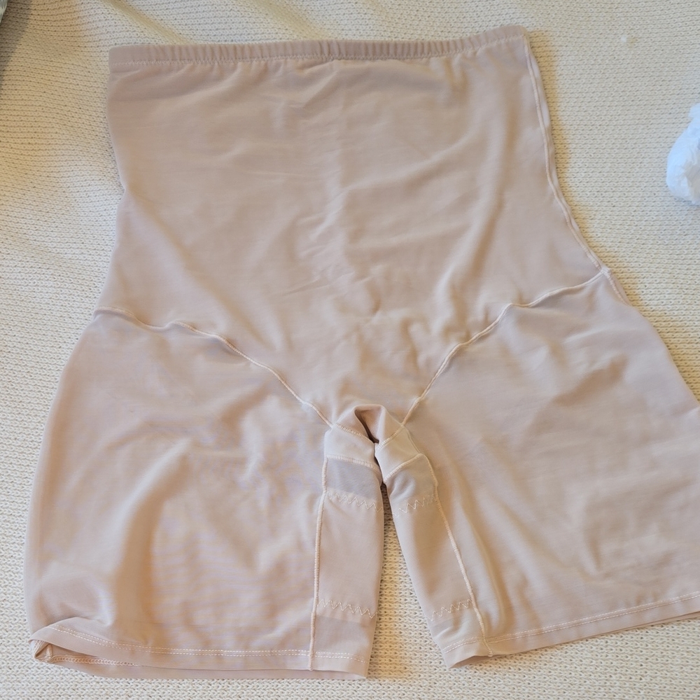 3XL High-Waisted Tan Shapewear Shorts. Read Size Comments.